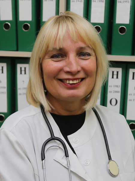 Д-р Юлия Попова - общопрактикуващ лекар